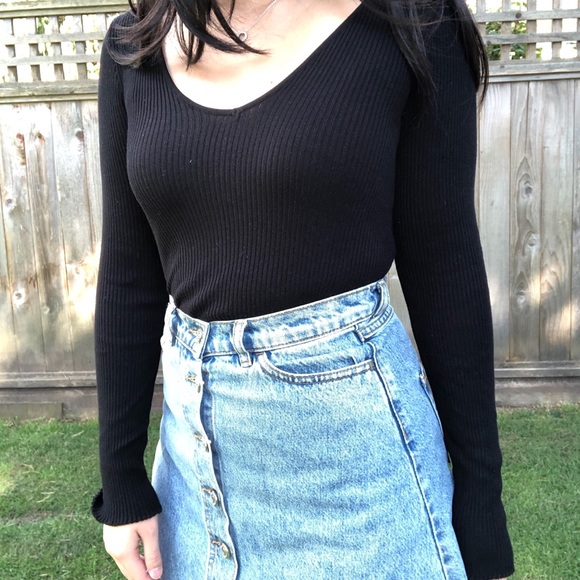 Black sweater - Picture 2 of 3